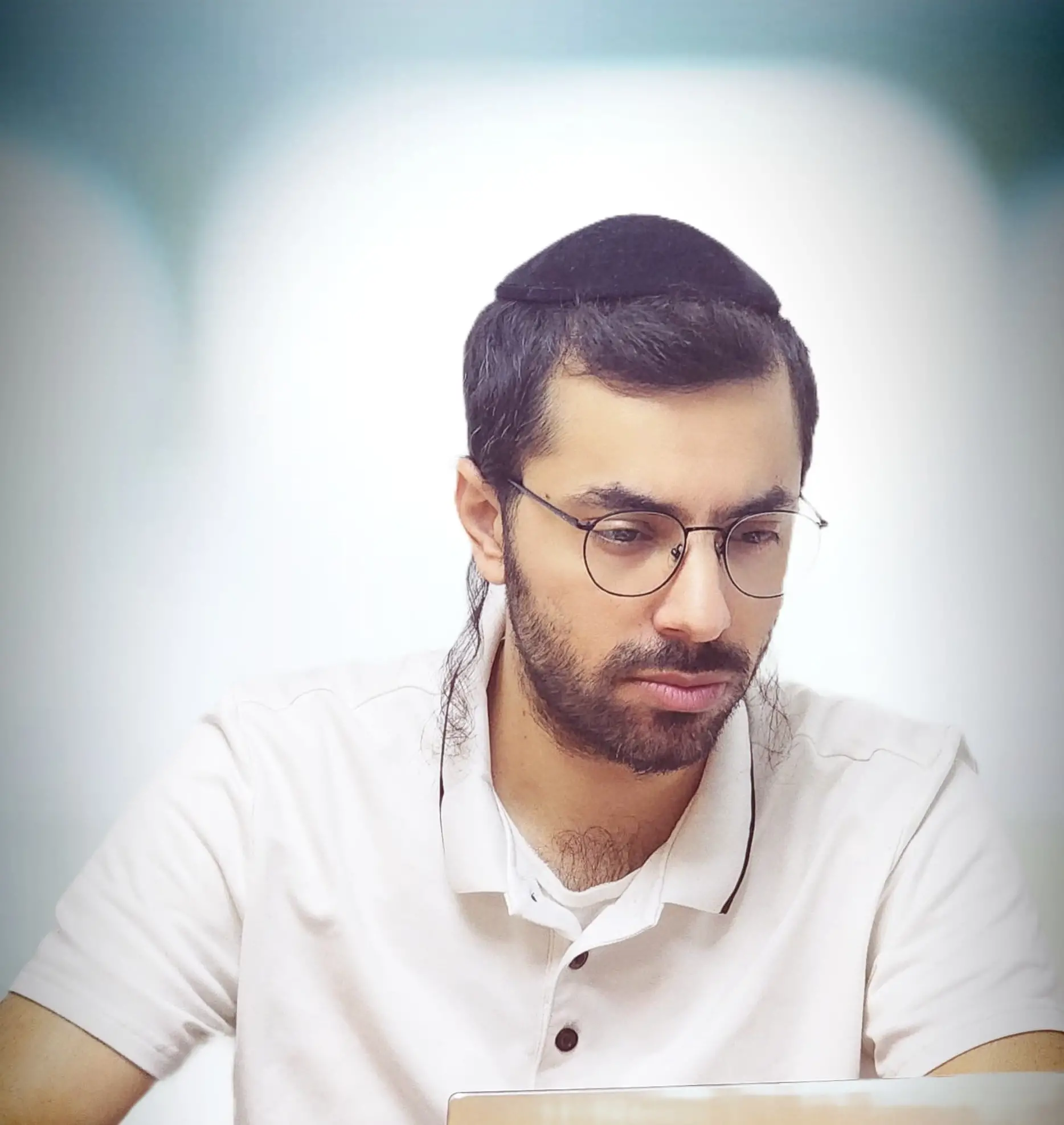 יוסי מזרחי, המרצה בקורס בניית אתרים בחינם